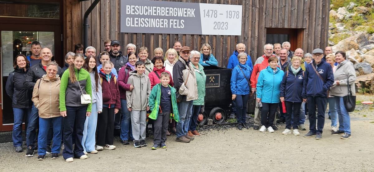 Ausflugsgruppe am Gleissinger Fels